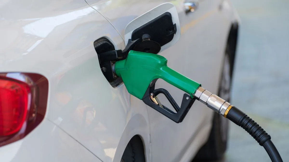 Aide carburant de 100 € : la demande prolongée jusqu'à fin août 2026