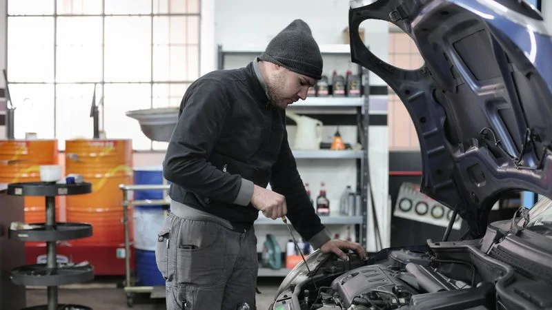 Assurance auto : panne, erreur de carburant, batterie — qu'est-ce qui est vraiment couvert ?