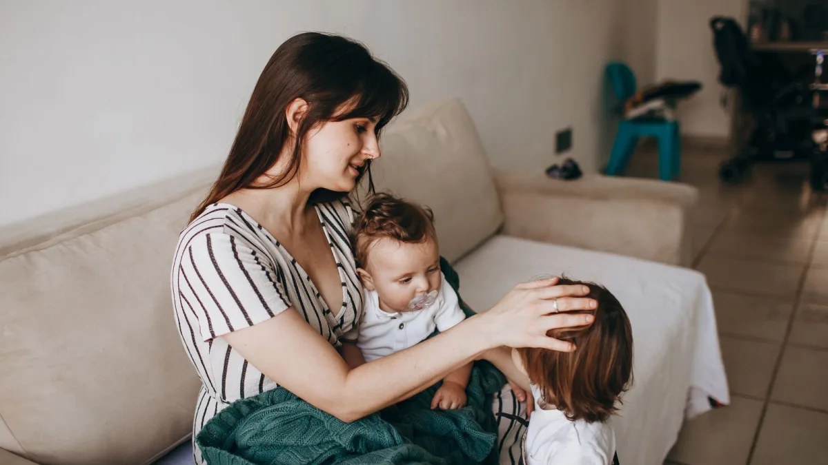 Aurélie, 38 ans : seule avec deux enfants, demi-part, frais de garde et budget du mois