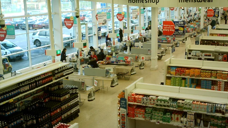 Chèque différé en supermarché : qui en profite, comment ça marche