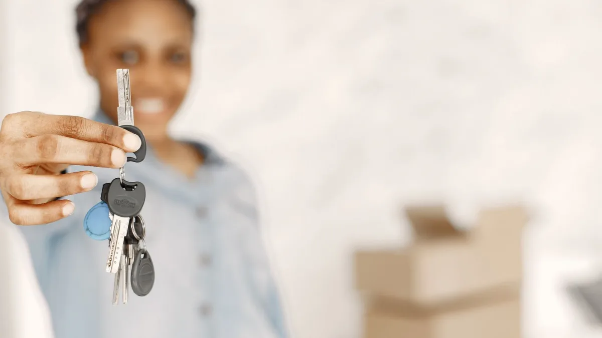 Léa, 29 ans : le budget chiffré du premier CDI au premier achat immobilier
