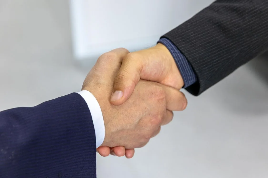 Salaire commercial en 2026 : fixe, variable et package complet